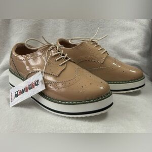 DADAWEN Women’s Platform Lace Up Wingtip Patent Leather Oxfords - NWT